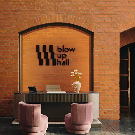 Otel Hotel Blow Up Hall