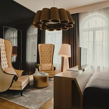 Hotel Blow Up Hall Otel 5*