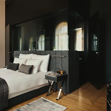 Hotel Blow Up Hall 5*
